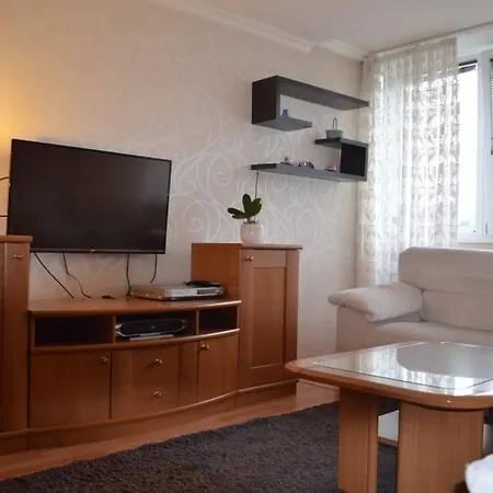 Modern In Center Apartment